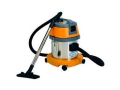 Vacuum cleaners for wet cleaning